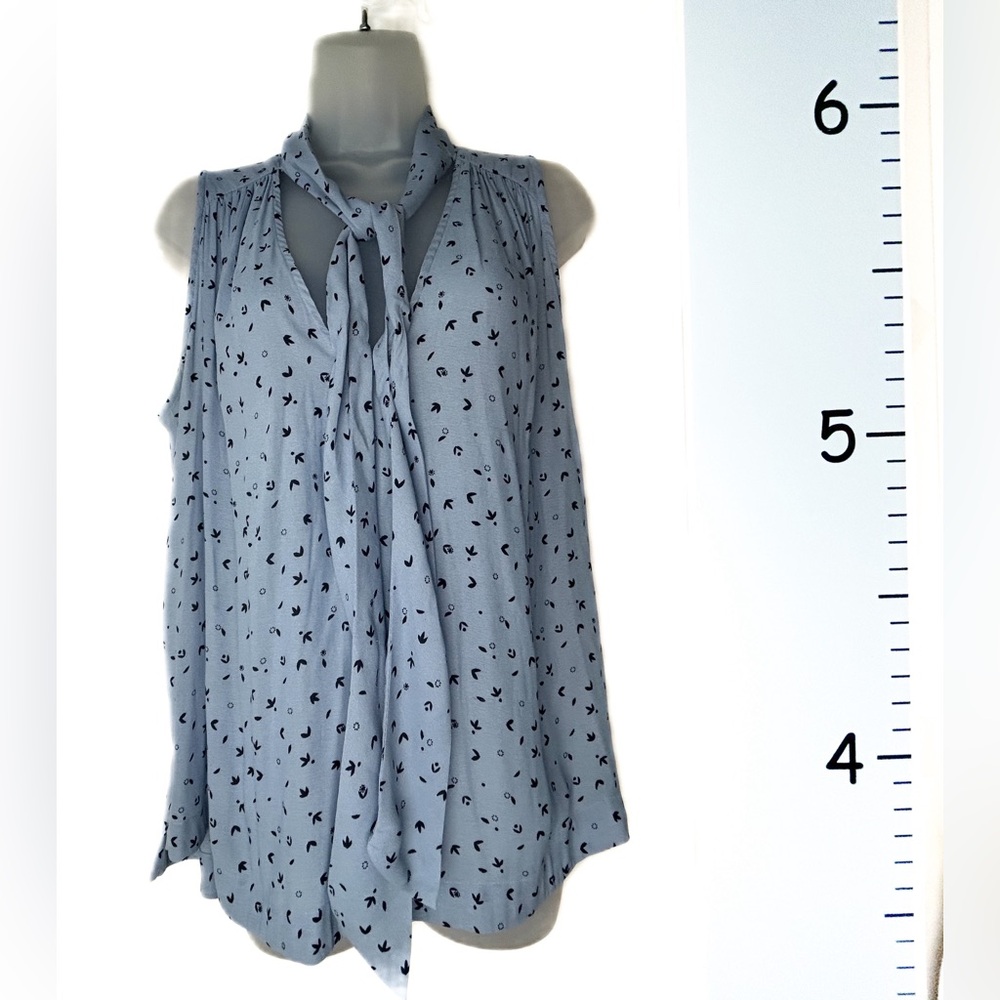 Free People Blue Floral Cottagecore Sleeveless V-Neck Blouse Medium